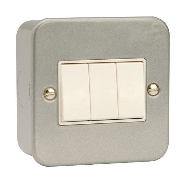 Click Essentials 10AX 3 Gang 2 Way Plate Switch Metal Clad CL013