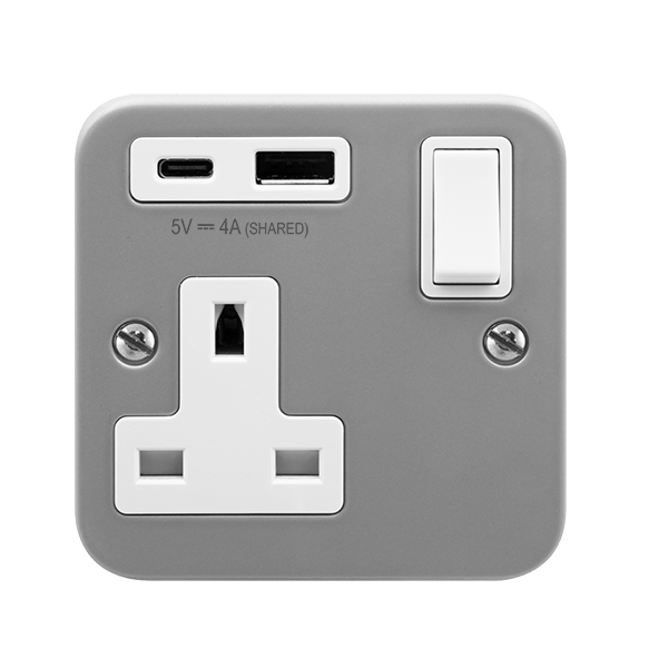 Click Essentials 1 Gang 13A Switched Metal Clad Socket with 4A Type A & Type C USB Outlets CL785