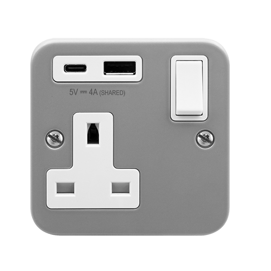 Click Essentials 1 Gang 13A Switched Metal Clad Socket with 4A Type A & Type C USB Outlets CL785